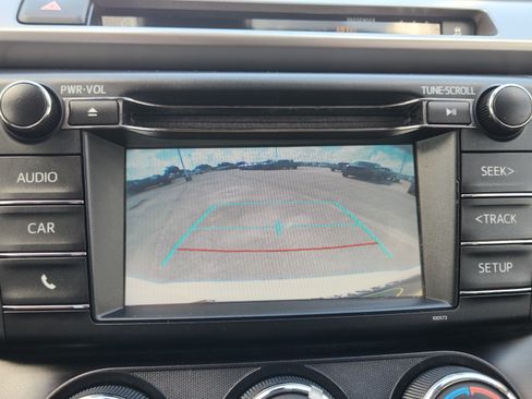 Used 2017 Toyota RAV4 LE FWD image 13