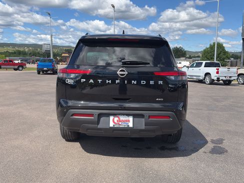 Used 2025 Nissan Pathfinder SV AWD/4WD image 12