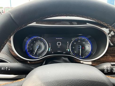 Used 2022 Chrysler Pacifica Pinnacle AWD/4WD image 20