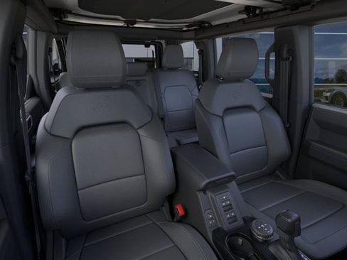 New 2026 Ford Bronco Outer Banks w/ Black Appearance Package AWD/4WD image 10