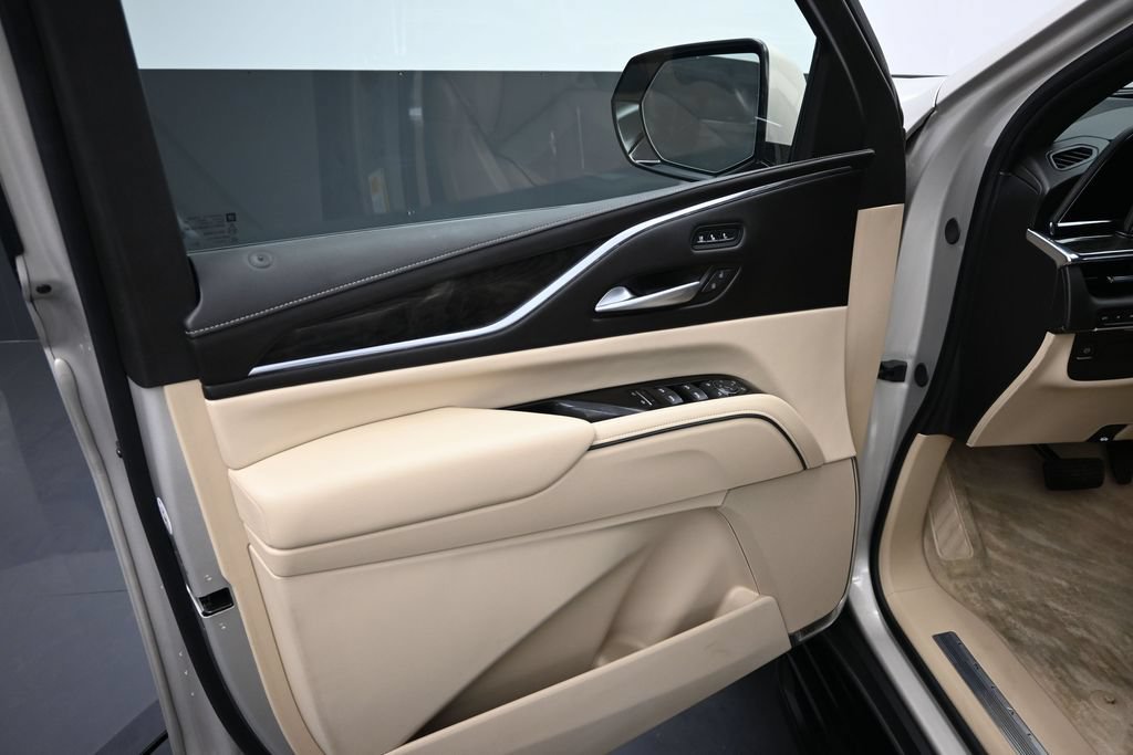 Certified 2024 Cadillac Escalade ESV Premium Luxury AWD/4WD image 13