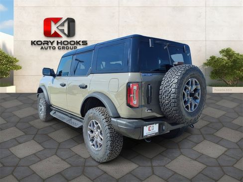 New 2025 Ford Bronco Badlands image 2