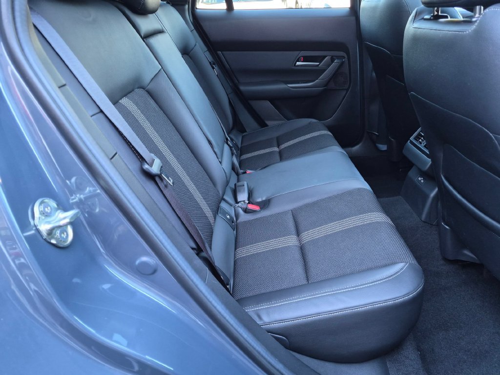 Used 2025 MAZDA CX-50 AWD 2.5 S w/ Premium Package image 29