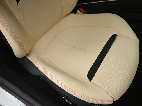 Used 2024 Ferrari Roma RWD image 15
