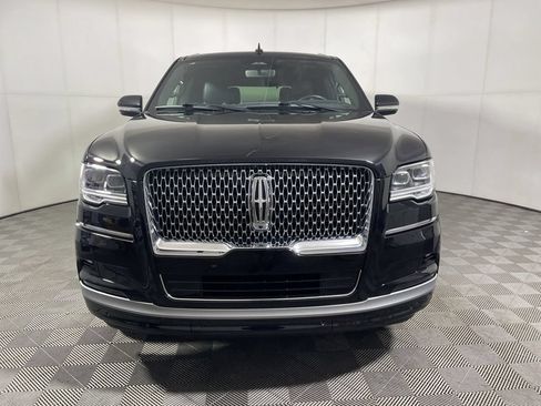 Used 2024 Lincoln Navigator Reserve AWD/4WD image 3