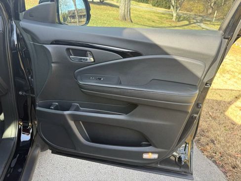 Used 2017 Honda Ridgeline RTL-E image 38