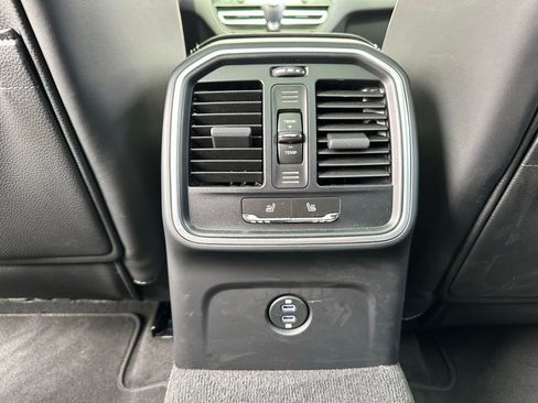 Used 2025 Porsche Macan Turbo image 38