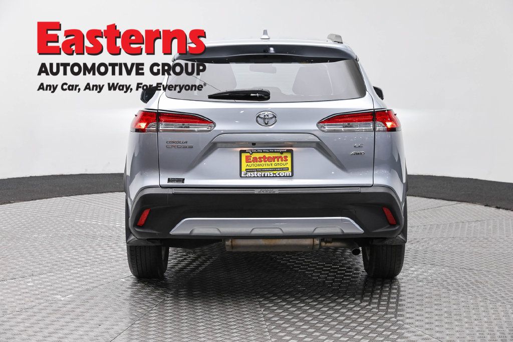 Used 2022 Toyota Corolla Cross LE AWD/4WD image 8