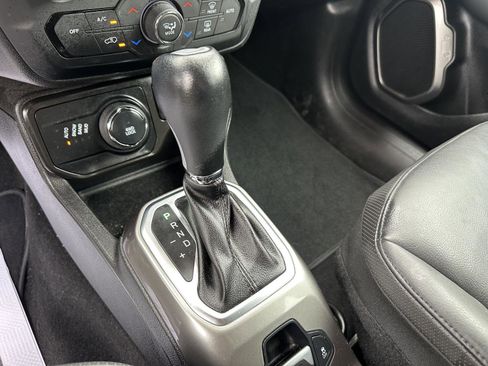 Used 2020 Jeep Renegade Limited AWD/4WD image 33