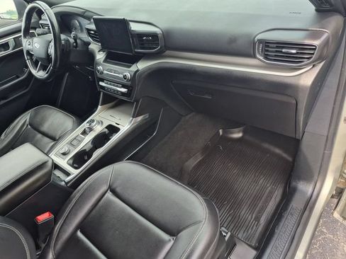 Used 2020 Ford Explorer XLT w/ Equipment Group 202A AWD/4WD image 23