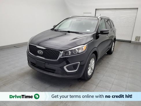 Used 2017 Kia Sorento LX image 1