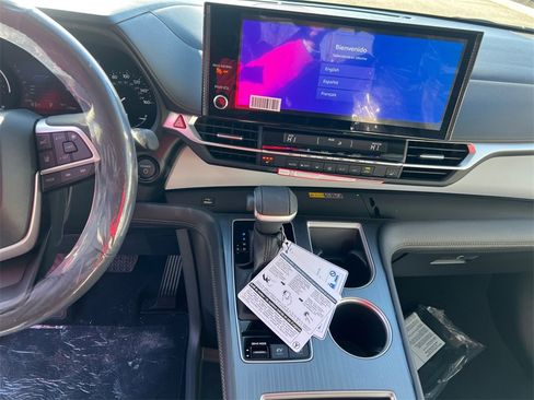 New 2026 Toyota Sienna XLE image 11