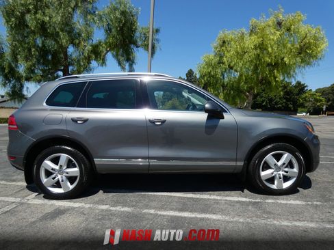 Used 2014 Volkswagen Touareg VR6 AWD/4WD image 5