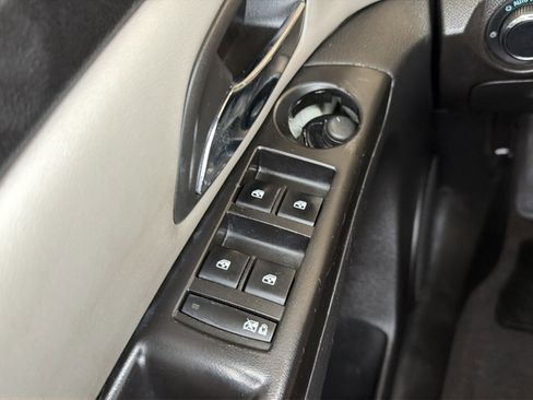 Used 2012 Chevrolet Cruze LS FWD image 18