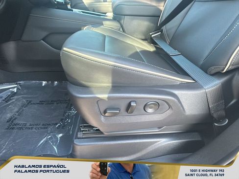 New 2026 Chevrolet Suburban Premier AWD/4WD image 19