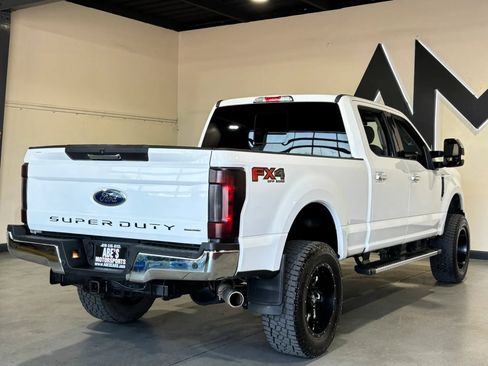 Used 2017 Ford F250 XLT w/ XLT Premium Package AWD/4WD image 4