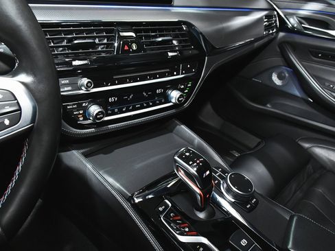 Used 2019 BMW M5 w/ Executive Package image 39