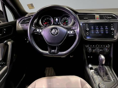 Used 2021 Volkswagen Tiguan SE R-Line image 8