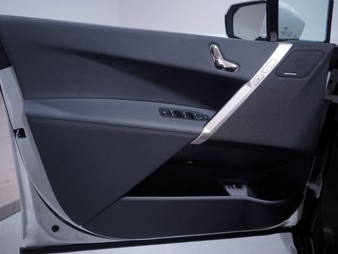 Used 2026 BMW iX xDrive60 image 15