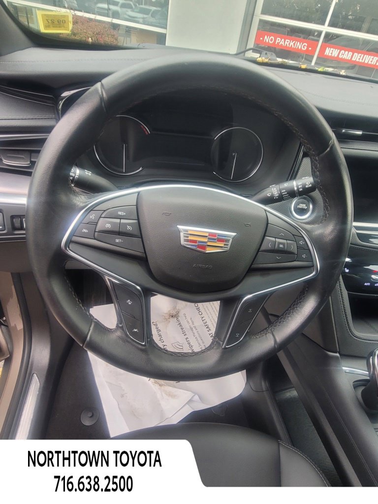 Used 2022 Cadillac XT5 Luxury w/ LPO, Floor Liner Package AWD/4WD image 28