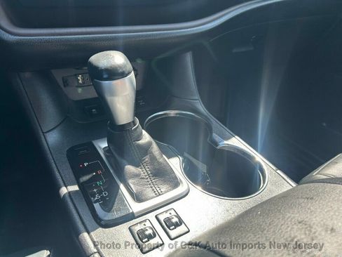 Used 2016 Toyota Highlander XLE AWD/4WD image 42