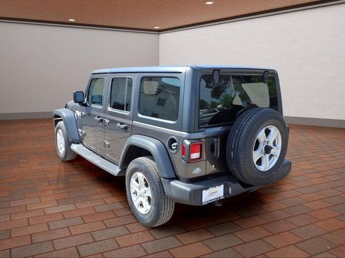 Used 2018 Jeep Wrangler Unlimited Sport S AWD/4WD image 5