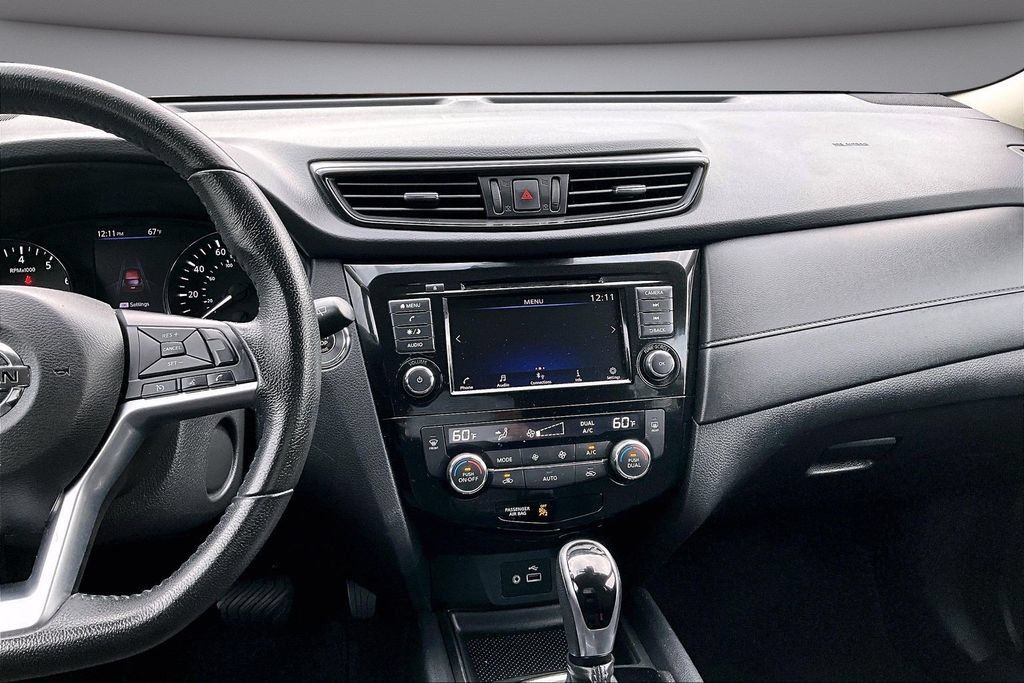 Used 2020 Nissan Rogue SV AWD/4WD image 9