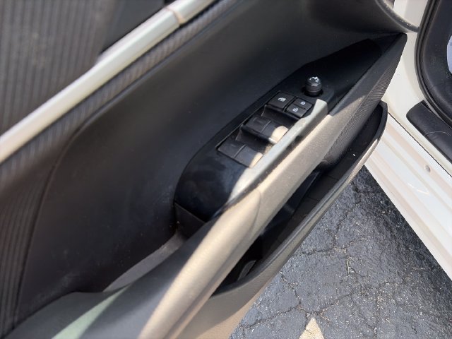 Used 2025 Toyota Camry SE w/ Convenience Package FWD image 11