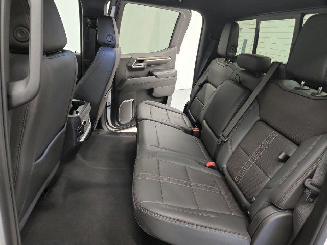 Used 2024 Chevrolet Silverado 1500 High Country w/ High Country Premium Package AWD/4WD image 38