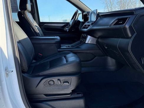 Used 2024 Chevrolet Suburban RST w/ Luxury Package image 13