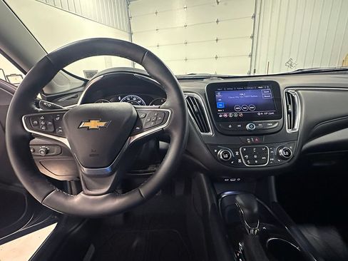 Used 2024 Chevrolet Malibu LT FWD image 39