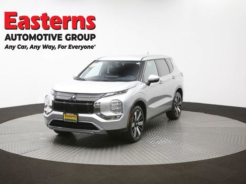 Used 2025 Mitsubishi Outlander AWD image 56