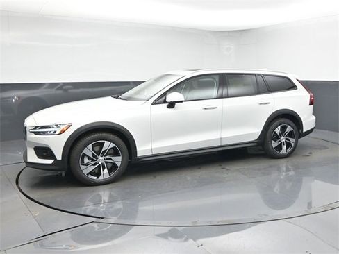 New 2026 Volvo V60 B5 Cross Country Plus w/ Protection Package Premier image 4