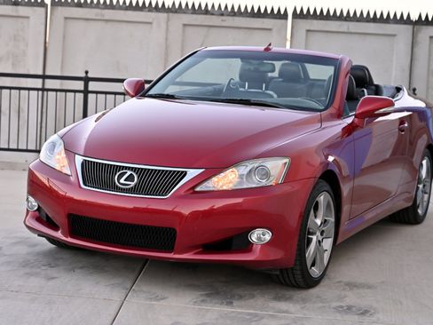 Used 2010 Lexus IS 250C RWD image 12