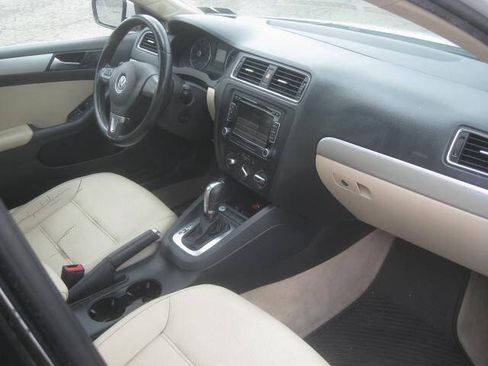 Used 2014 Volkswagen Jetta SE FWD image 19