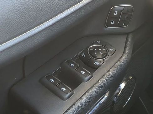 Used 2024 Ford Expedition Max XLT image 31