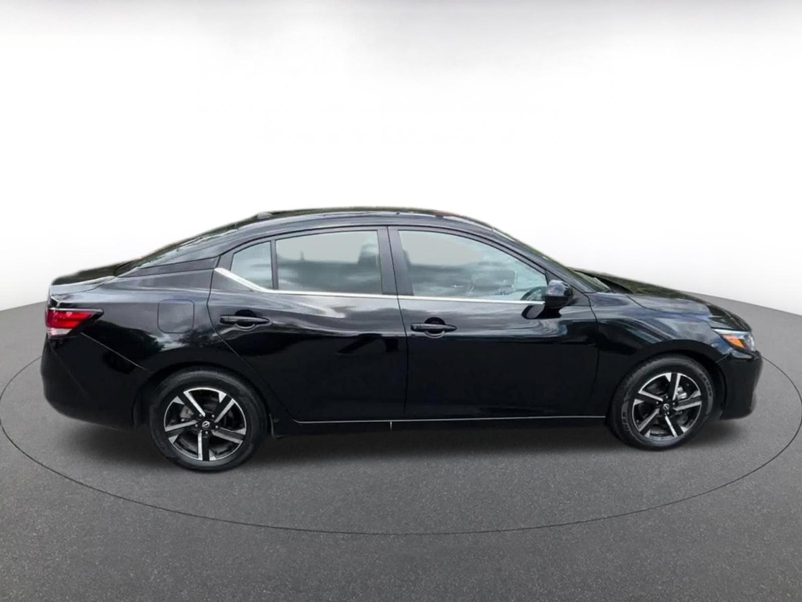 Used 2025 Nissan Sentra SV FWD image 15