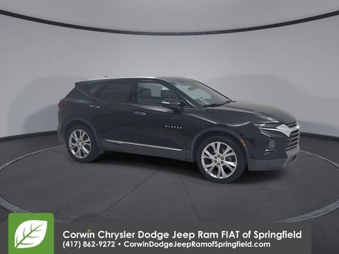 Used 2022 Chevrolet Blazer Premier image 2