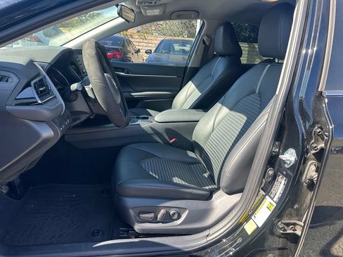 Used 2024 Toyota Camry SE FWD image 9