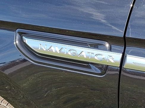 Used 2019 Lincoln Navigator Reserve image 29