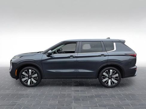 Used 2025 Mitsubishi Outlander SE AWD/4WD image 4