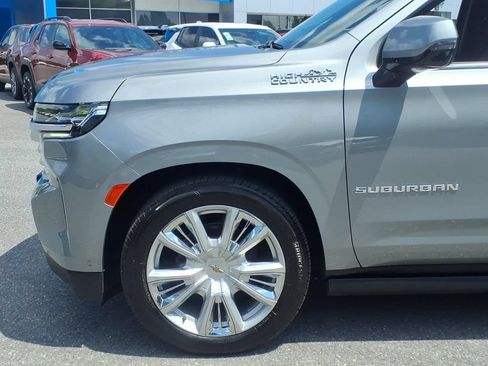 Certified 2024 Chevrolet Suburban High Country w/ Advanced Technology Package AWD/4WD image 5