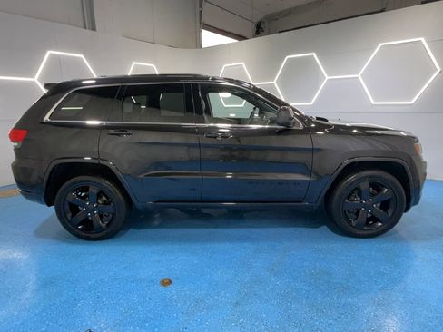 Used 2015 Jeep Grand Cherokee Altitude AWD/4WD image 4
