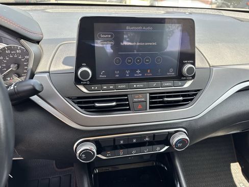 Used 2024 Nissan Altima 2.5 SR FWD image 13