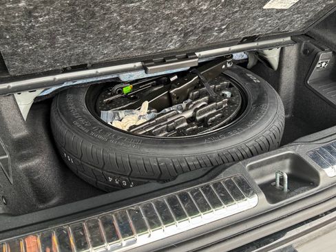 Used 2025 Mercedes-Benz GLS 450 4MATIC image 21