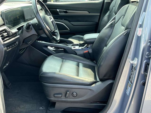 Used 2025 Kia Telluride S AWD/4WD image 13
