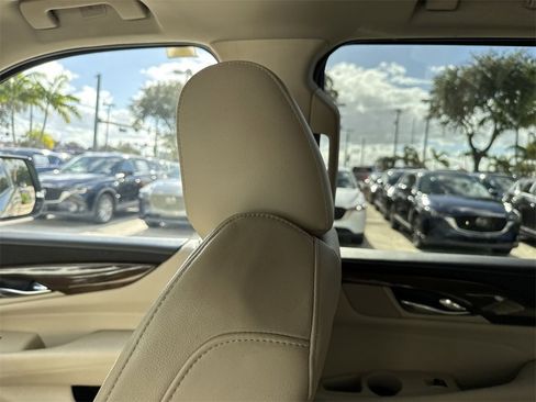 Used 2020 Cadillac Escalade ESV Luxury image 17