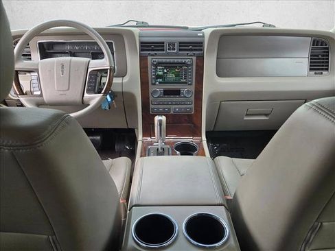 Used 2012 Lincoln Navigator 2WD image 19