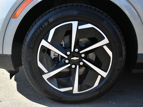 Used 2025 Chevrolet Equinox EV LT w/ Convenience Package FWD image 12