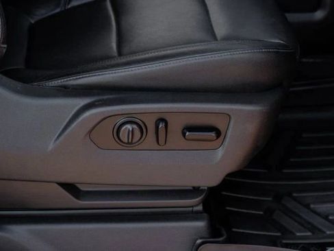 Used 2020 GMC Sierra 1500 SLT image 13